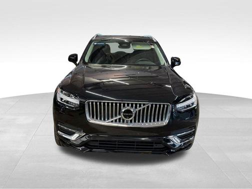 2024 Volvo XC90 B6 Plus Bright Theme 7-Seater