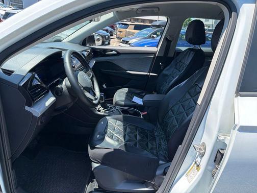 Pure White 2023 Volkswagen Taos 1.5T S