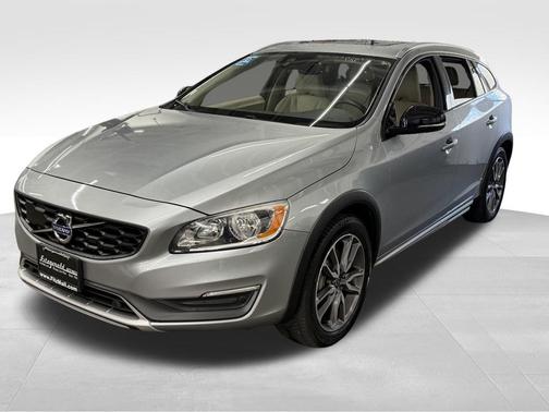2016 Volvo V60 Cross Country T5