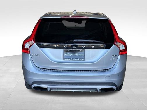 2016 Volvo V60 Cross Country T5