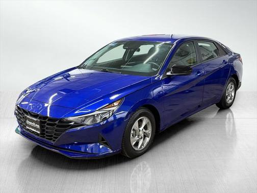 2022 Hyundai ELANTRA SE