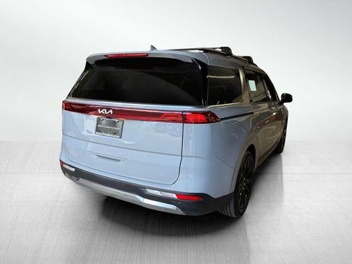 2024 Kia Carnival SX