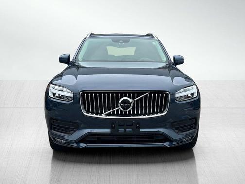 2020 Volvo XC90 T6 Momentum