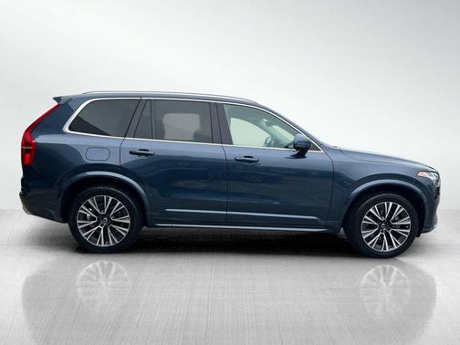 2020 Volvo XC90 T6 Momentum