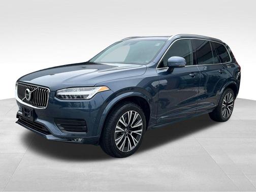 2020 Volvo XC90 T6 Momentum