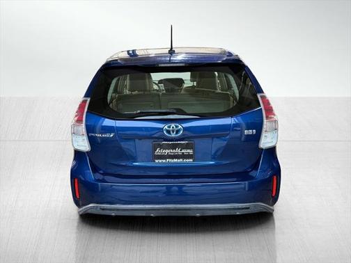 2015 Toyota Prius v Five