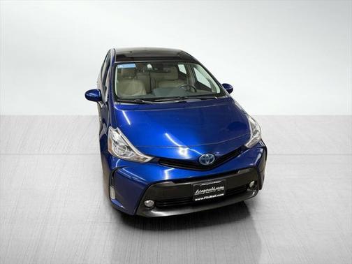 2015 Toyota Prius v Five