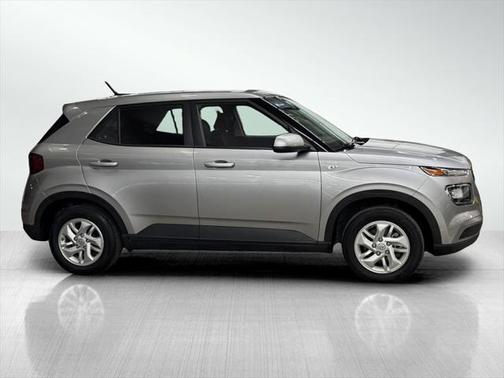 2024 Hyundai VENUE SE