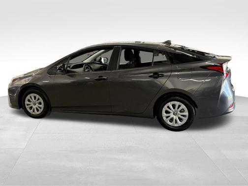 2019 Toyota Prius LE