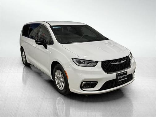 2024 Chrysler Pacifica Touring