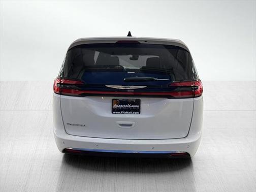 2024 Chrysler Pacifica Touring