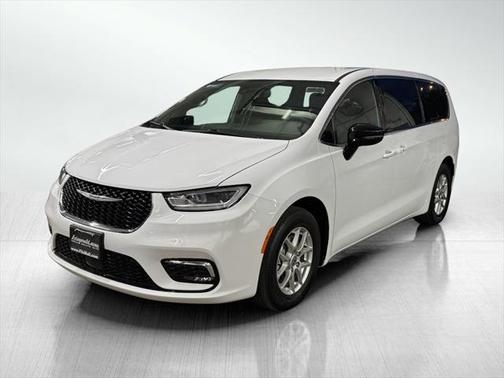 2024 Chrysler Pacifica Touring