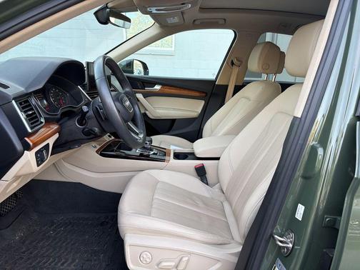 Green Metallic 2023 Audi Q5 40 Premium