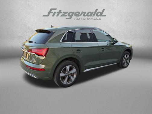 Green Metallic 2023 Audi Q5 40 Premium