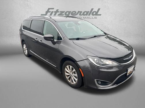 Granite Crystal Metallic Clearcoat 2019 Chrysler Pacifica Touring L