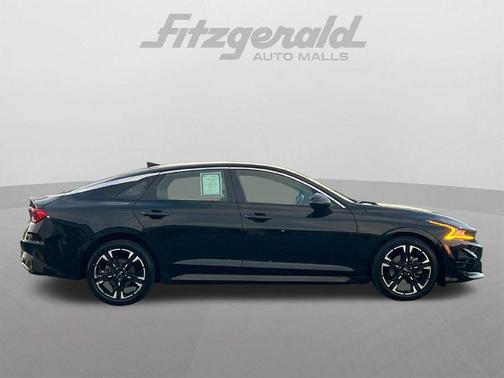 Ebony Black 2022 Kia K5 GT-Line