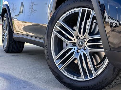 2025 Mercedes-Benz GLS 450