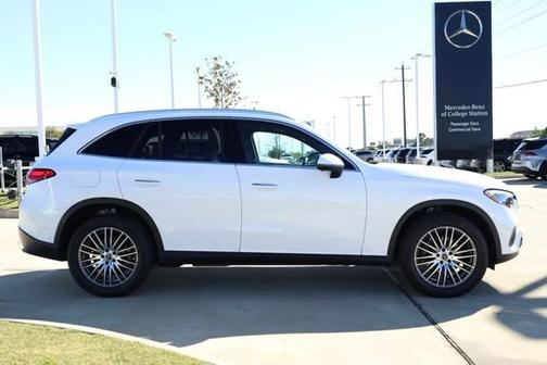 2025 Mercedes-Benz GLC 300 