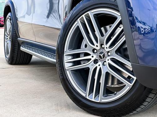 2025 Mercedes-Benz GLS 450 4MATIC
