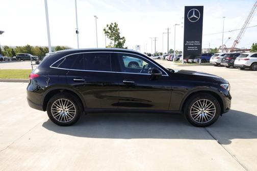 Black 2026 Mercedes-Benz GLC 300