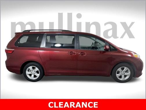 2015 Toyota Sienna LE