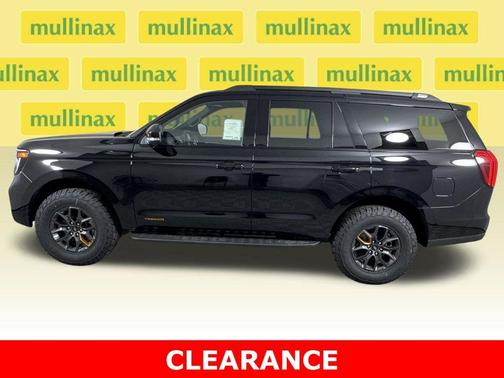 Agate Black Metallic 2026 Ford Expedition Tremor