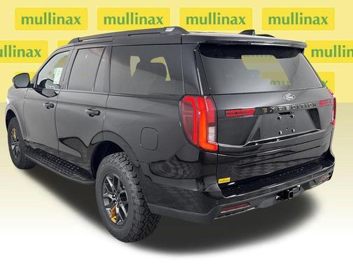Agate Black Metallic 2026 Ford Expedition Tremor