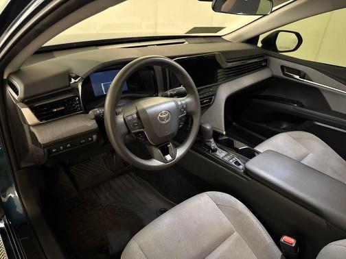 Ocean 2025 Toyota Camry LE