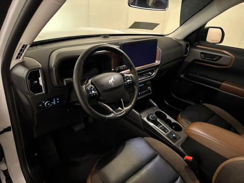 Oxford White 2025 Ford Bronco Sport Outer Banks
