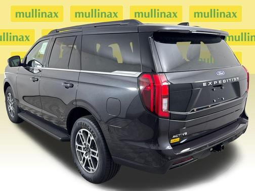 Dark Matter Gray Metallic 2026 Ford Expedition Active