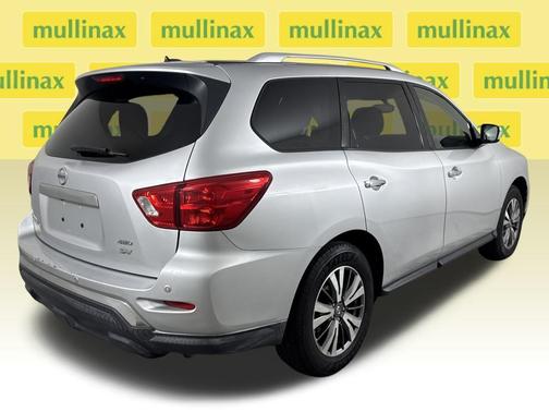 2018 Nissan Pathfinder SV