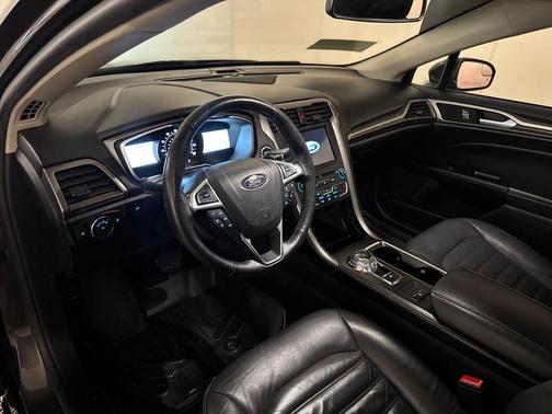 Magnetic 2018 Ford Fusion SE