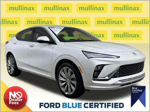 White Frost Tri-Coat 2025 Buick Envista Avenir