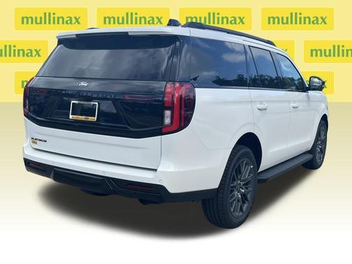 Star White 2026 Ford Expedition Platinum