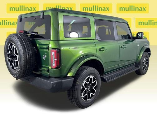 Eruption Green Metallic 2025 Ford Bronco Outer Banks