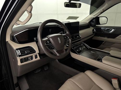 2022 Lincoln Navigator Standard