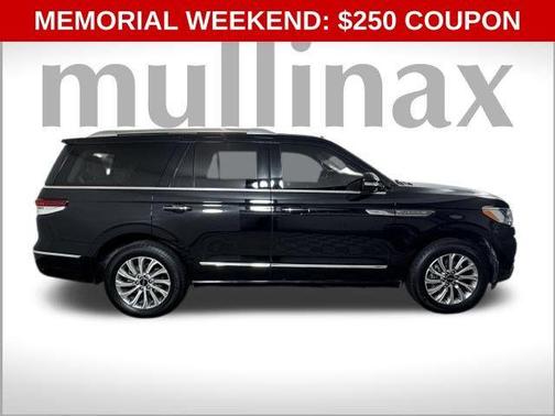 2022 Lincoln Navigator Standard