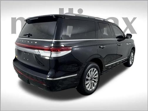 2022 Lincoln Navigator Standard