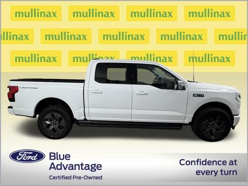 Oxford White 2025 Ford F-150 Lightning Flash