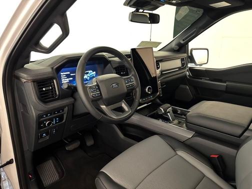2024 Ford F-150 Lightning LARIAT