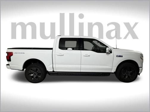 2024 Ford F-150 Lightning LARIAT