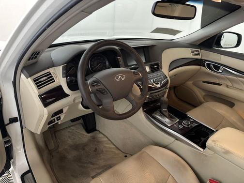 2019 INFINITI Q70 3.7X LUXE