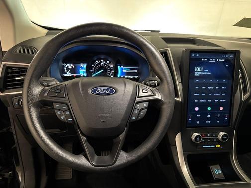 2023 Ford Edge SE