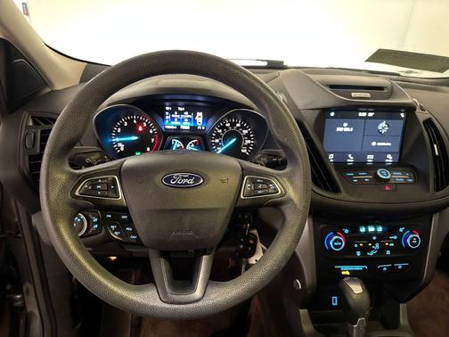 Magnetic Metallic 2017 Ford Escape SE