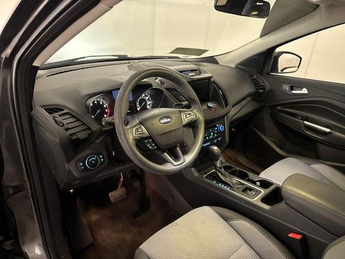 Magnetic Metallic 2017 Ford Escape SE