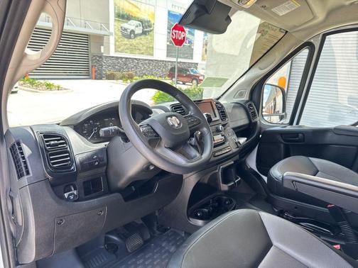 Bright White Clearcoat 2023 RAM ProMaster 2500 High Roof