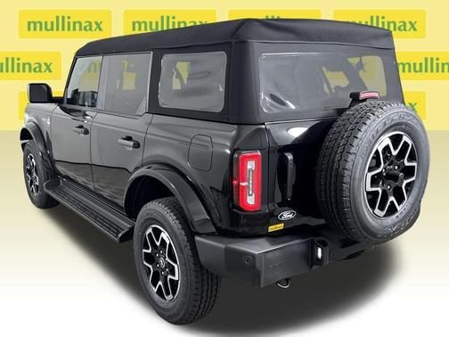 Shadow Black 2026 Ford Bronco Outer Banks