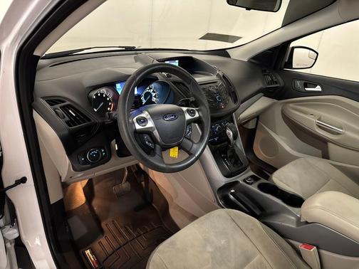 White Platinum Tri-Coat 2014 Ford Escape SE