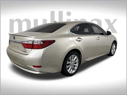 2015 Lexus ES 300h Base