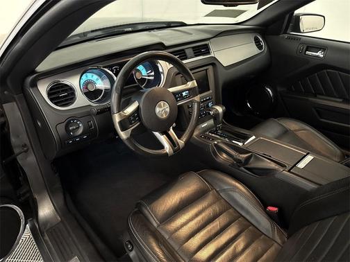 2010 Ford Mustang V6